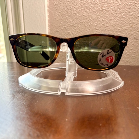 Ray-Ban New Wayfarer Classic sunglasses (RB3132) - Picture 1 of 11